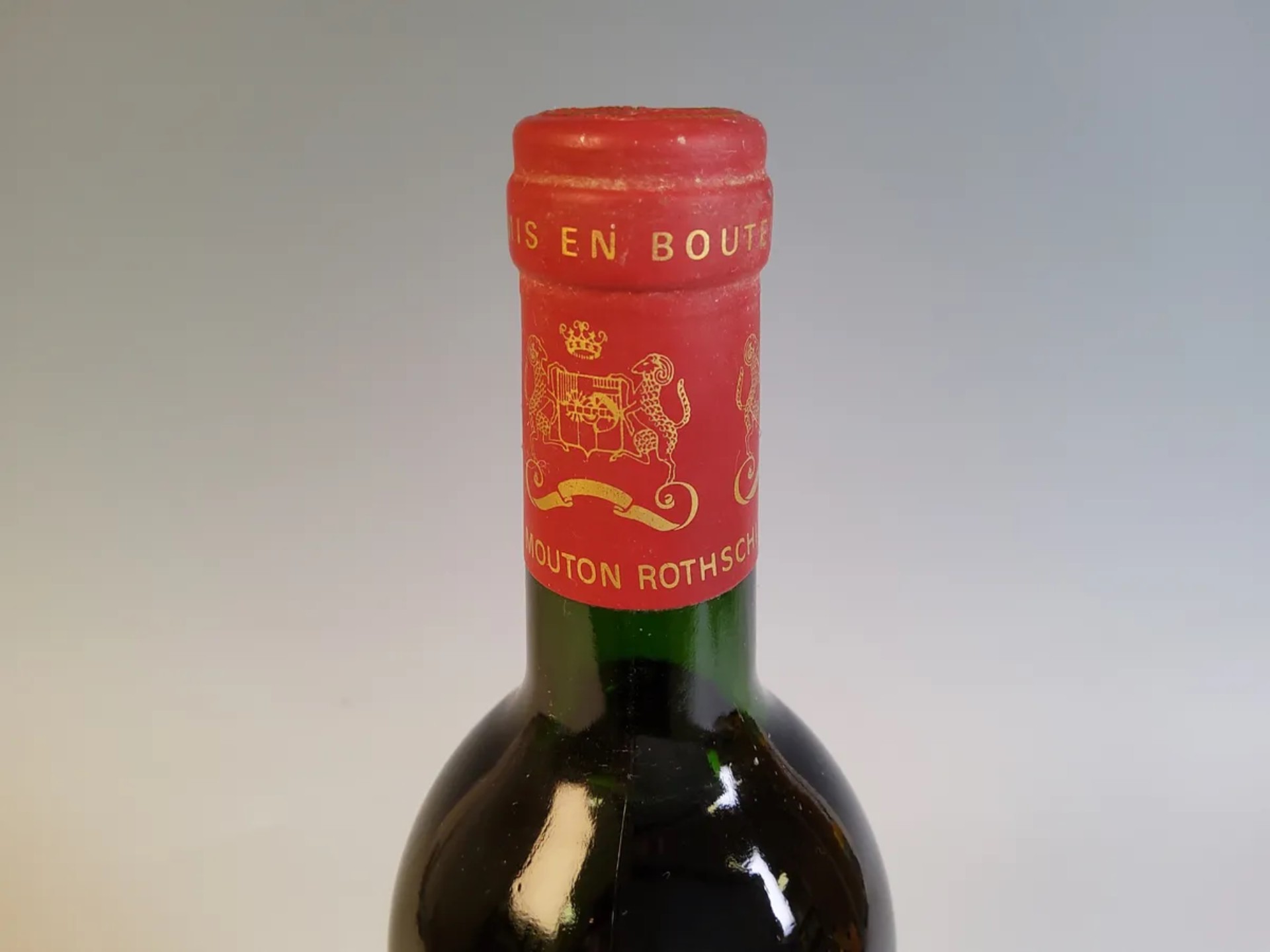 Château Mouton Rothschild 1984 750ml 未開栓 Purchase Wine Chateau Mouton Rothschild 1984, Pauillac - Maison
